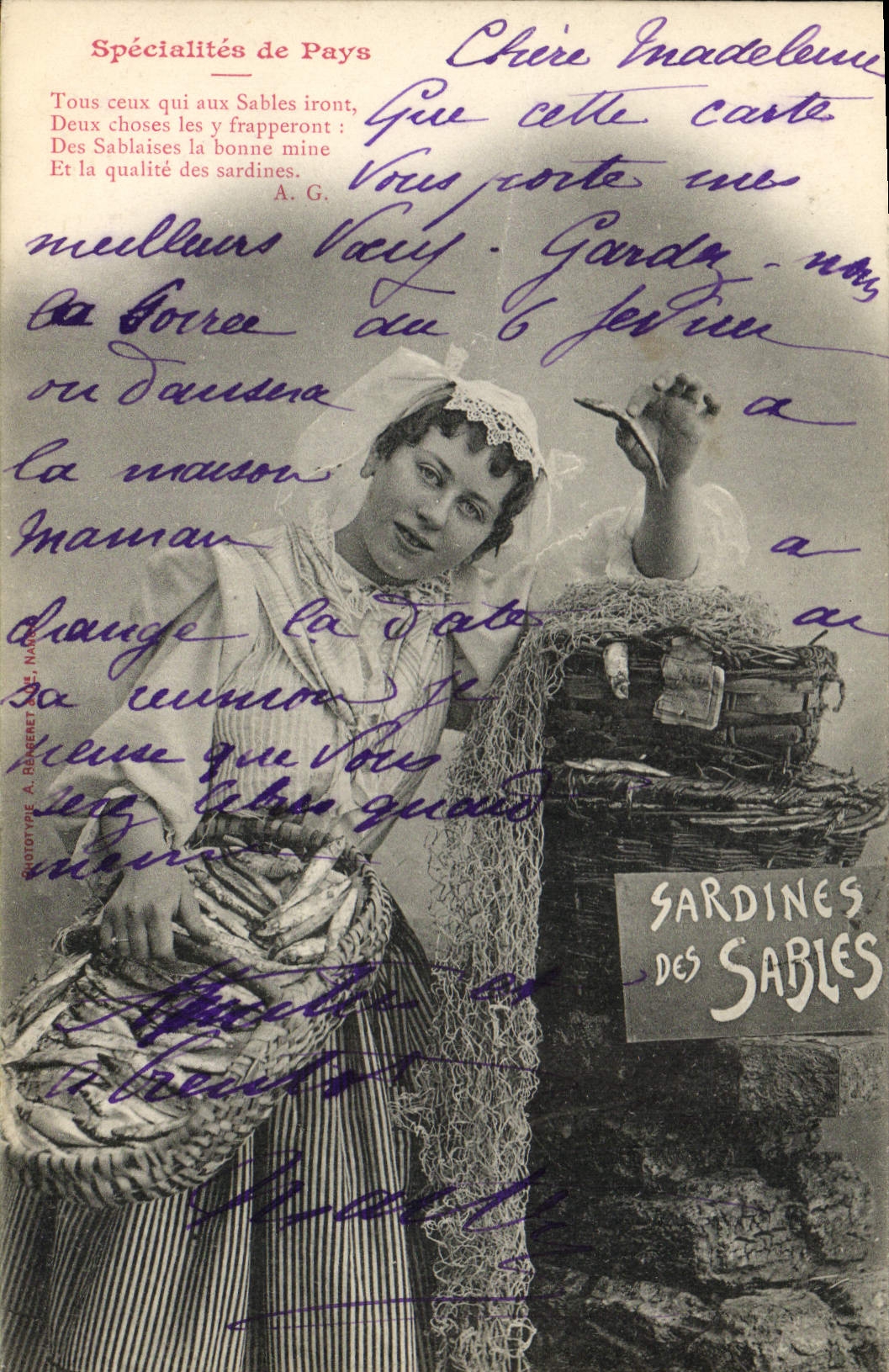 Femme de pêcheur avec panier de sardines — Sardines des Sables — éditeur A. Braveret, Marseille