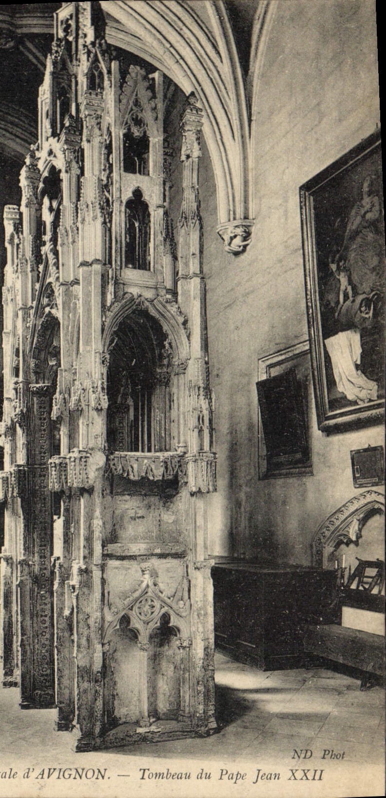 CPA Mort Cathedrale d'Avignon Tombeau du pape Jean XXII