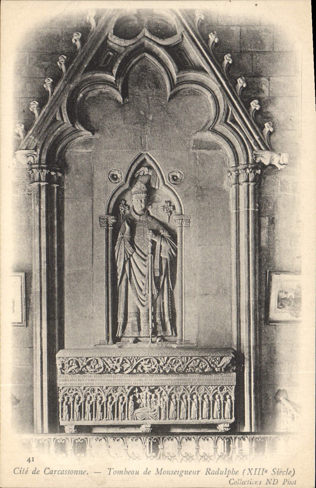 CPA Mort Cite de Carcassonne Tombeau de Monseigneur Radulphe