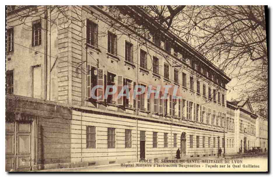 CPA Sante Militaria Ecole du service de sante militaire de Lyon Hopital militaire d'instruction Desgenettes Facade sur le quai Gailleton
