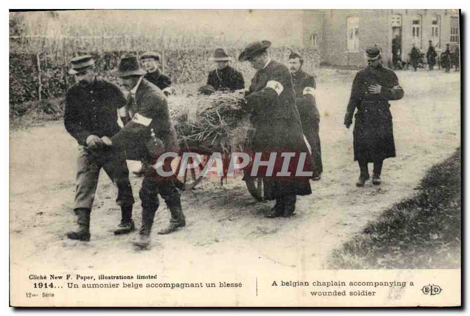 Un aumônier belge accompagnant un blessé — 1914 — Cliché New F. Paper, illustrations limited — Série 12