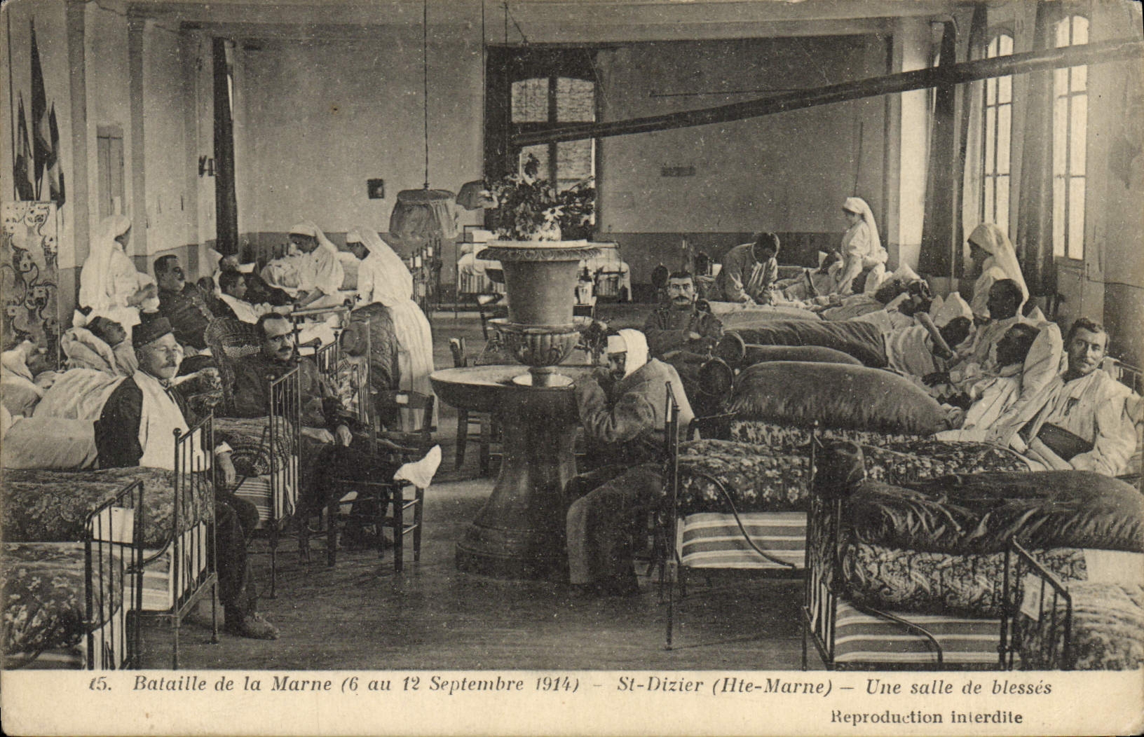Bataille de la Marne (6 au 12 Septembre 1914) — St-Dizier (Hte-Marne) — Une salle de blessés — Reproduction interdite