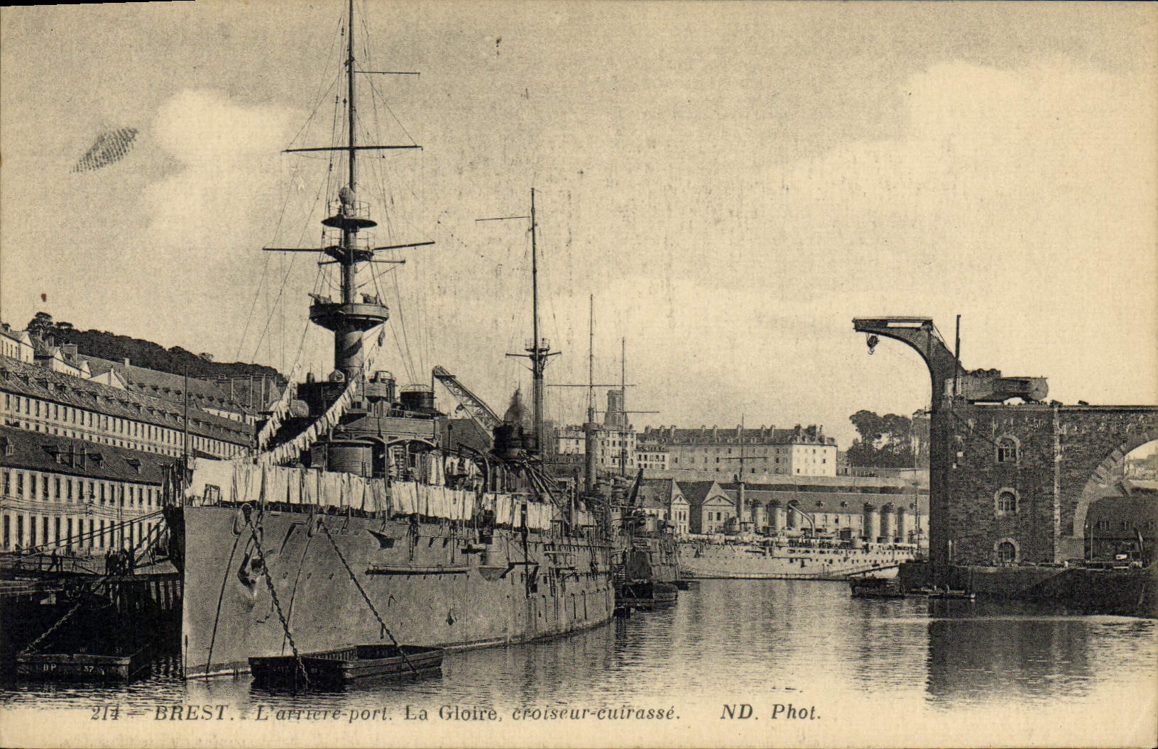 BREST - L'arrière-port. La Gloire, croiseur-cuirassé — ND. Phot. n°214