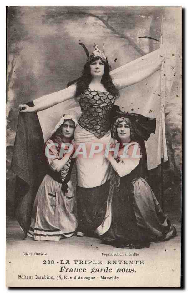 CPA Folklore Alsace La Triple Entente France garde nous 