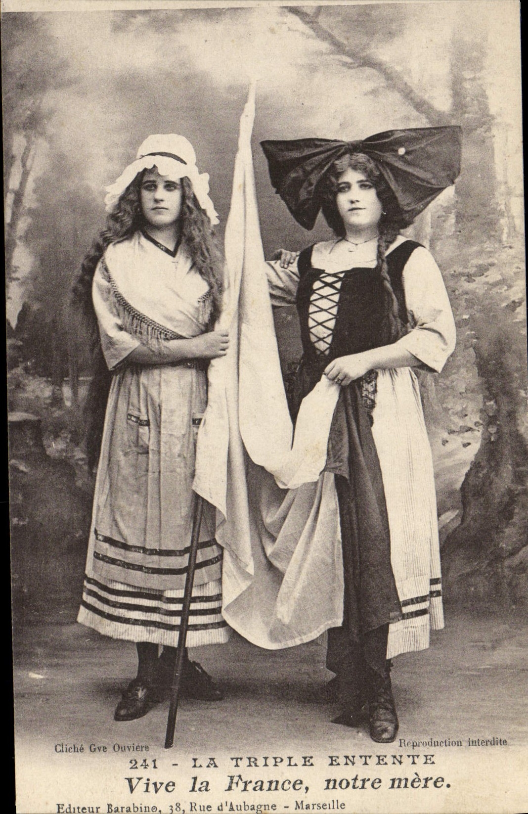 CPA Folklore Alsace La Triple Entente vive la France notre mere 