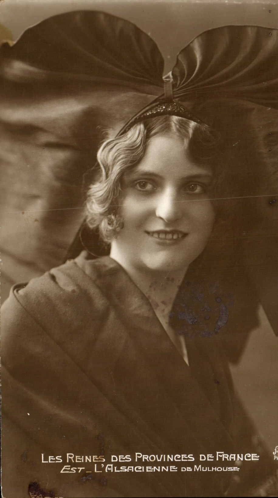 CPA Folklore Alsace Les reines des Provinces de France Est L'Alsacienne de Mulhouse 