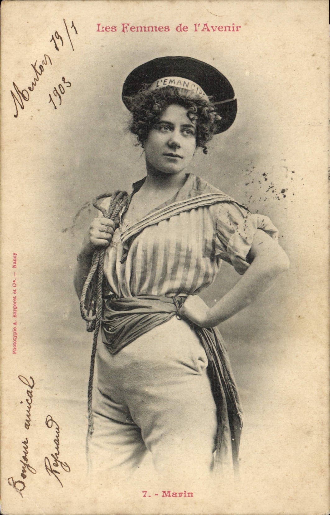Femme en tenue de marin — Les Femmes de l'Avenir — Phototypie A. Burçpert & Cie, Nancy