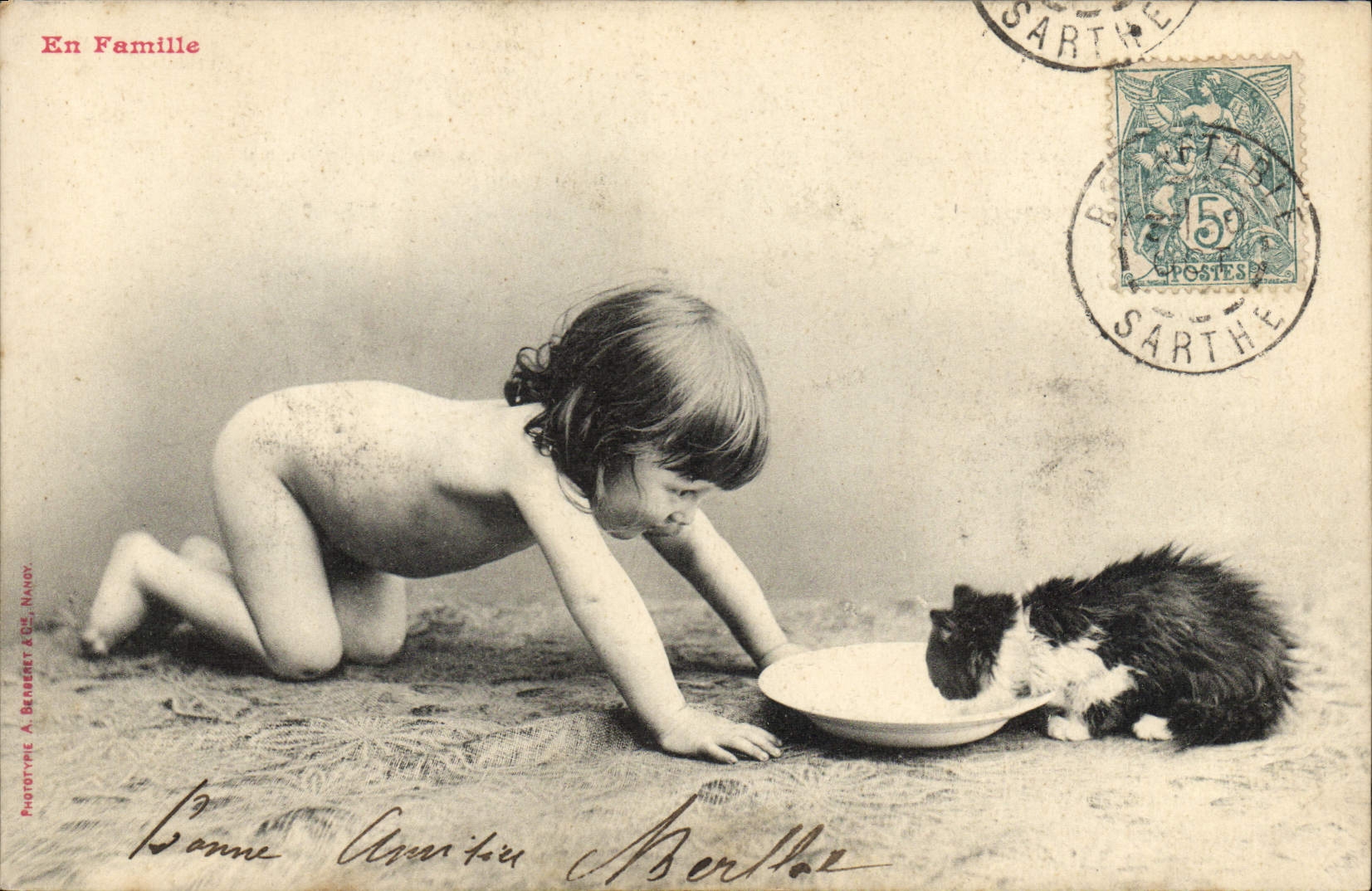 CPA Fantaisie Enfant En famille Chat Chaton