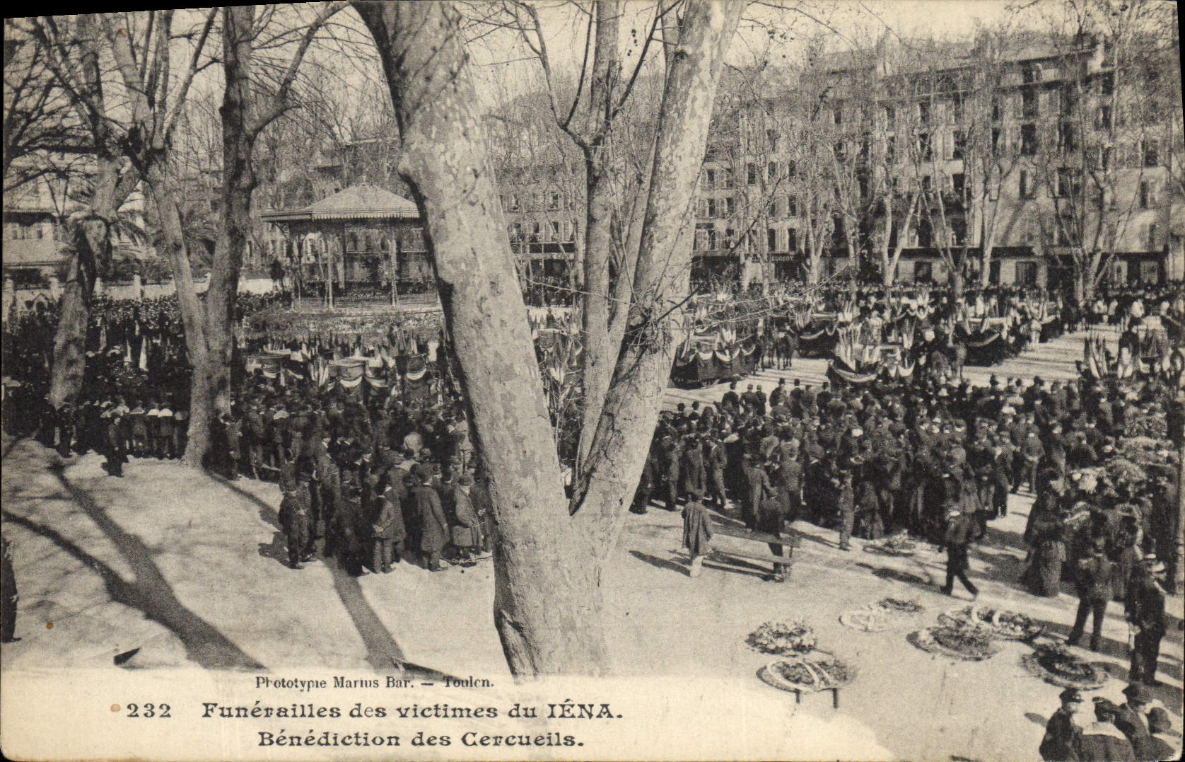 Funérailles des victimes du IÉNA — Bénédiction des Cercueils — Phototypie Marius Bar. — Toulouse