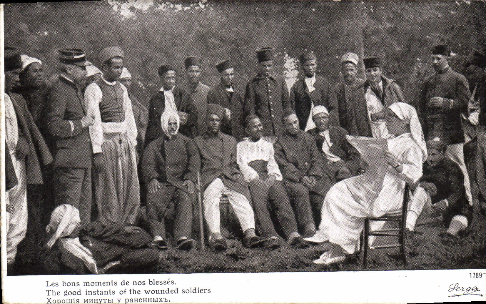 CPA Sante Militaria Les bons moments de nos blesses Infirmiere