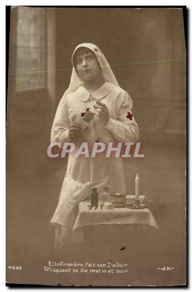 CPA Sante Militaria L'infirmiere fait son devoir Croix Rouge