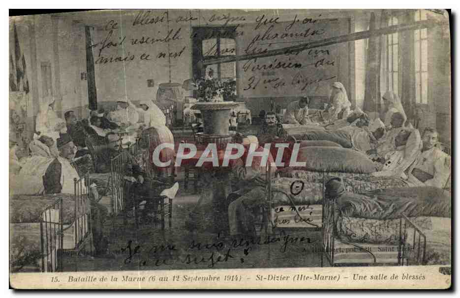 CPA Sante Militaria Bataille de la Marne St Dizier Une salle de blesses