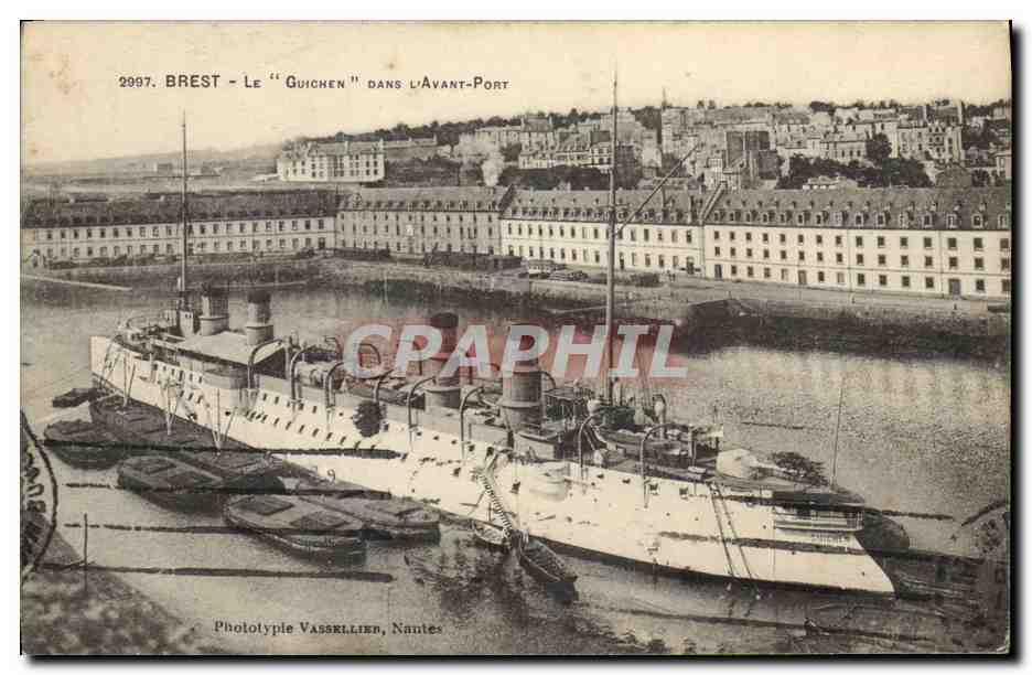 Brest - Le "Guichen" dans l'Avant-Port — Phototype Vassellier, Nantes, n°2997