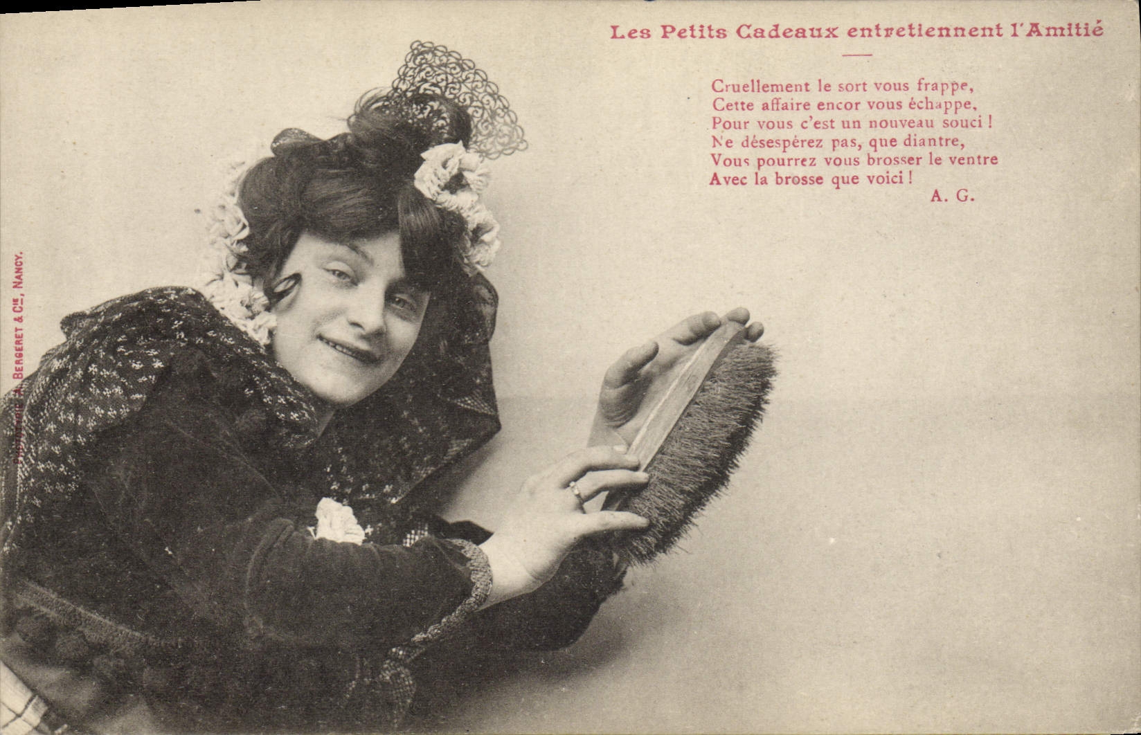 CPA Fantaisie Femme Les petits cadeaux entretiennent l'amitie