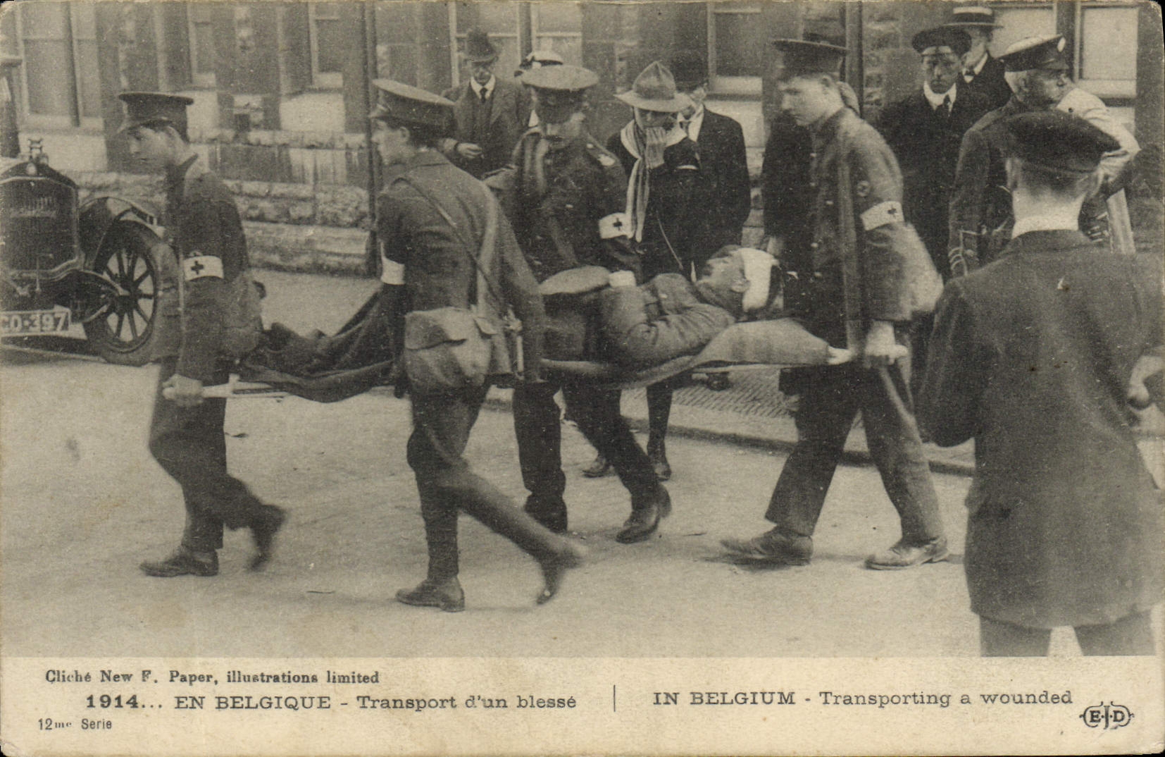 Transport d'un blessé — 1914 — Cliché New F. Paper, illustrations limited — 12me Série
