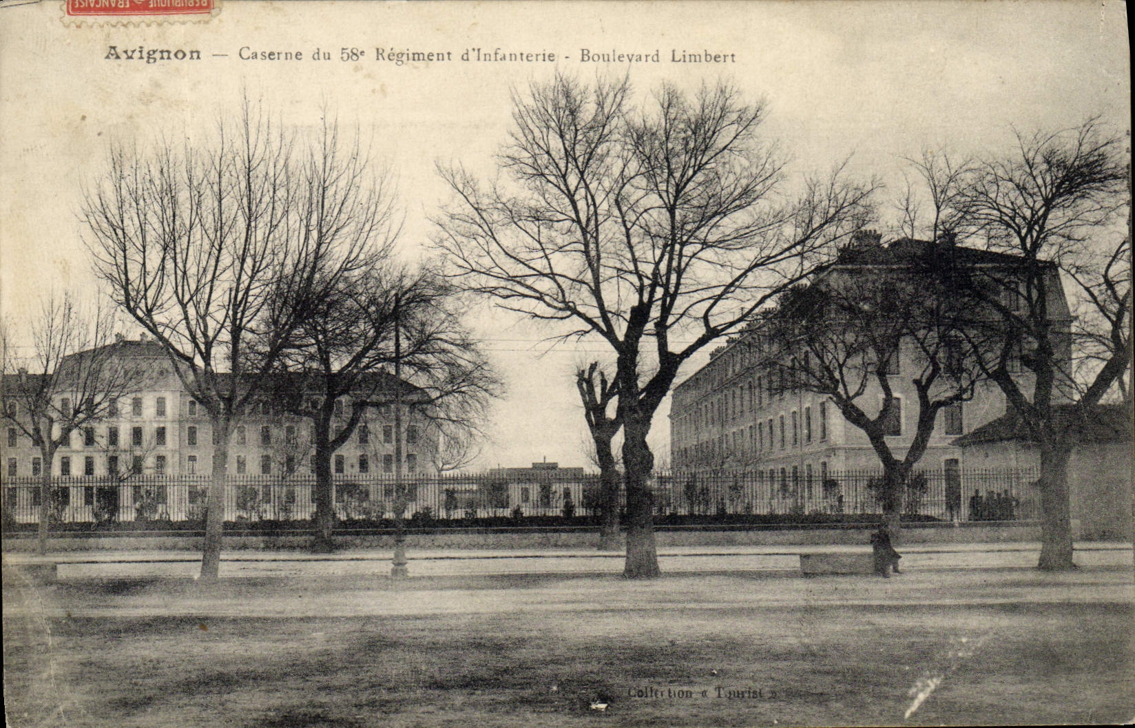 CPA Militaria Avignon Caserne du 58eme regiment d'infanterie Boulevard Limbert