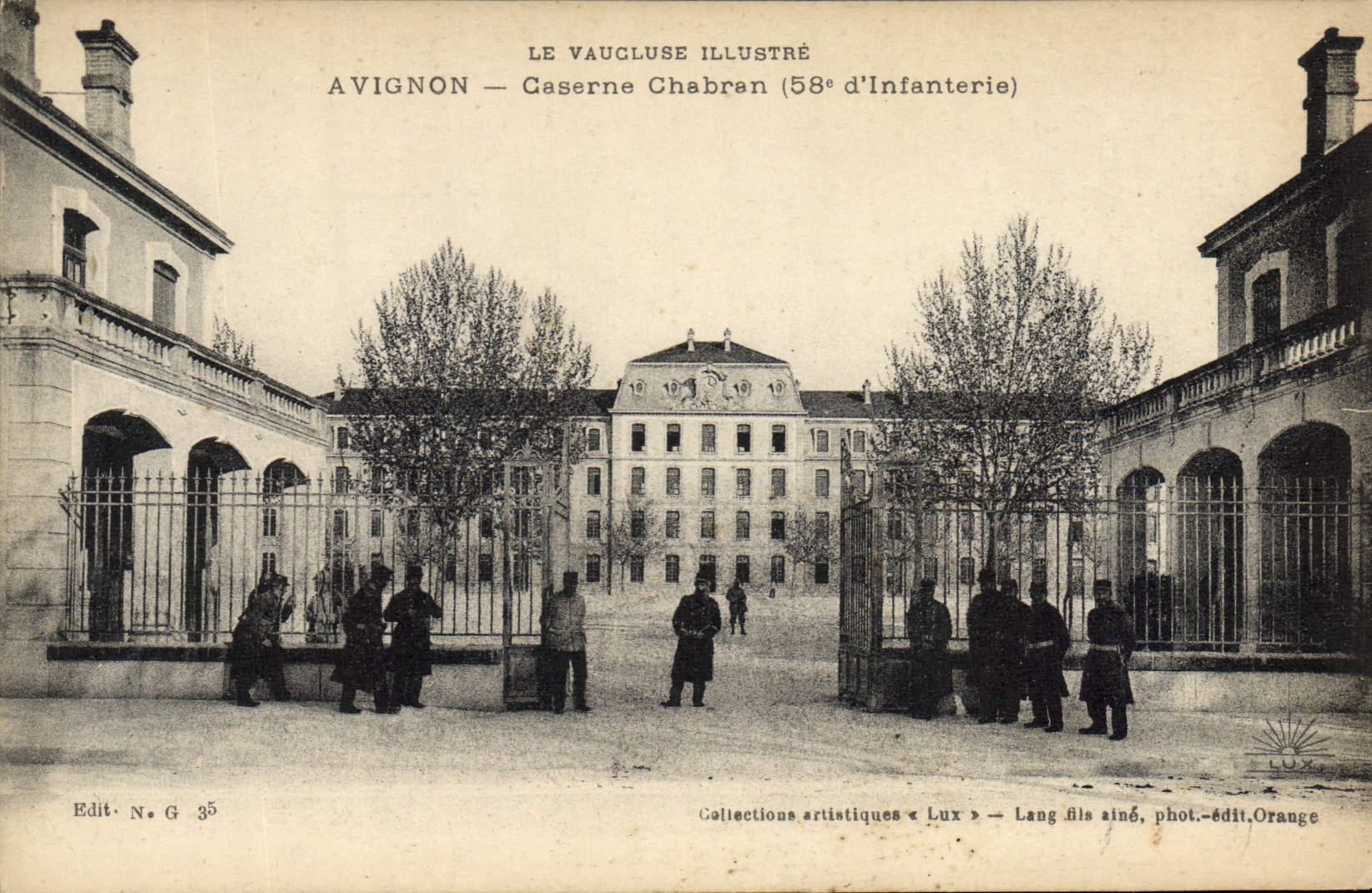 CPA Militaria Avignon Caserne Chabran 58eme d'infanterie