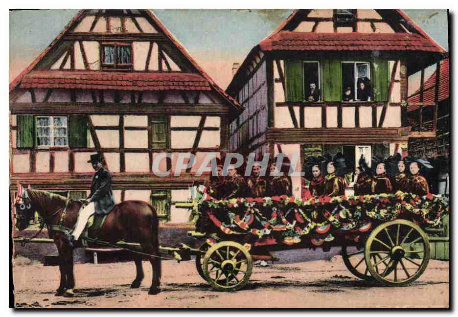 CPA Folklore Alsace En route pour la fete du village 