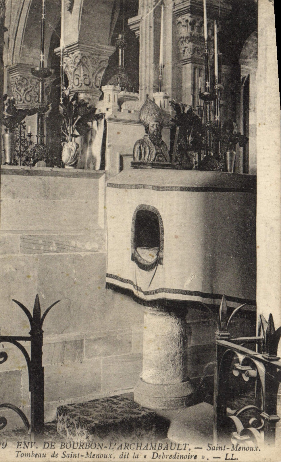 Grabmal des heiligen Menoux, genannt die « Debredinoire » — Umgebung von Bourbon-l'Archambault — LL.
