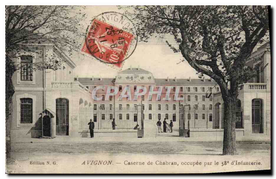CPA Militaria Avignon Caserne de Chabran occupee par le 58eme d'infanterie 