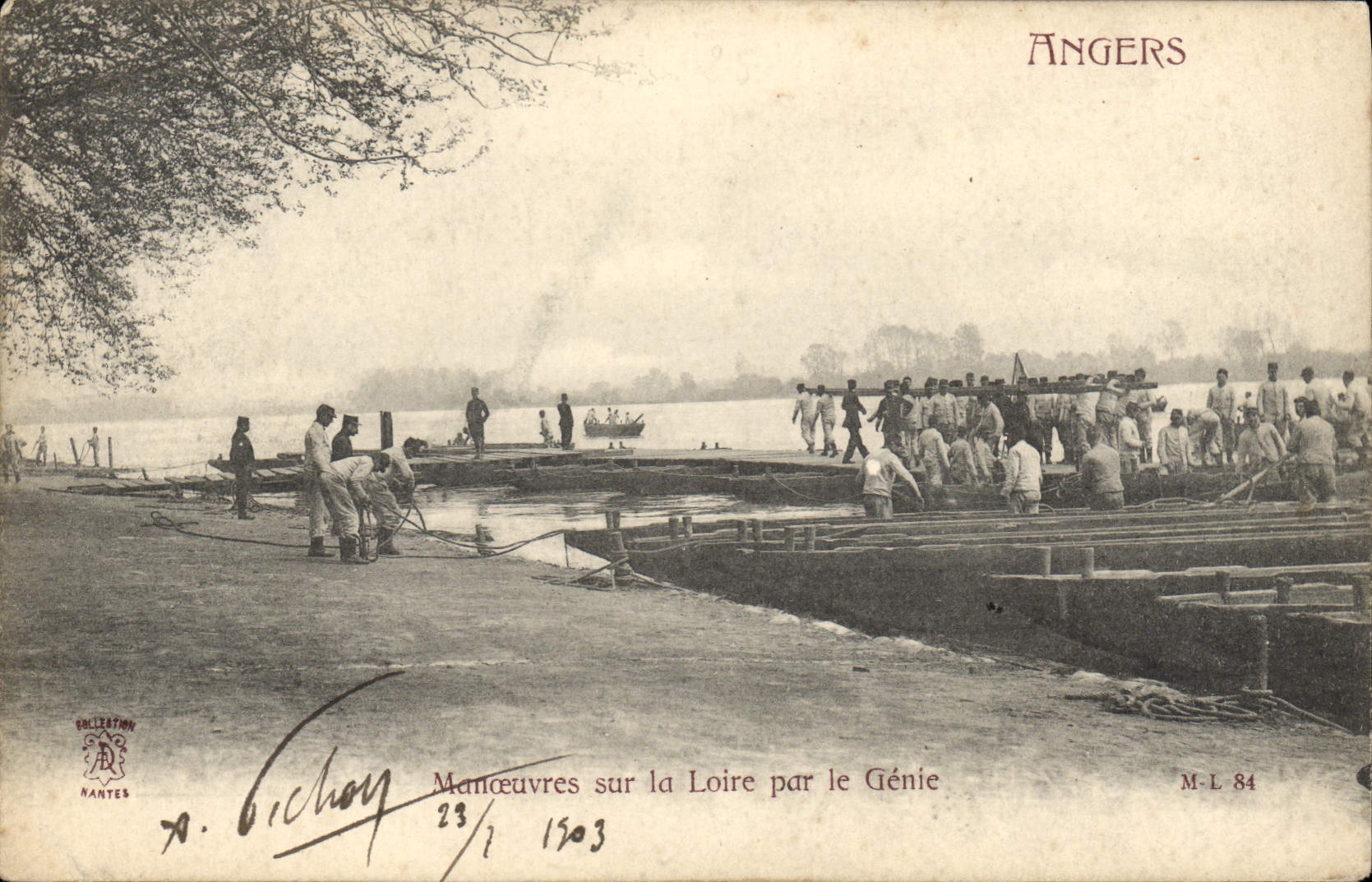 CPA Militaria Angers Manoeuvres sur la Loire par le Genie 
