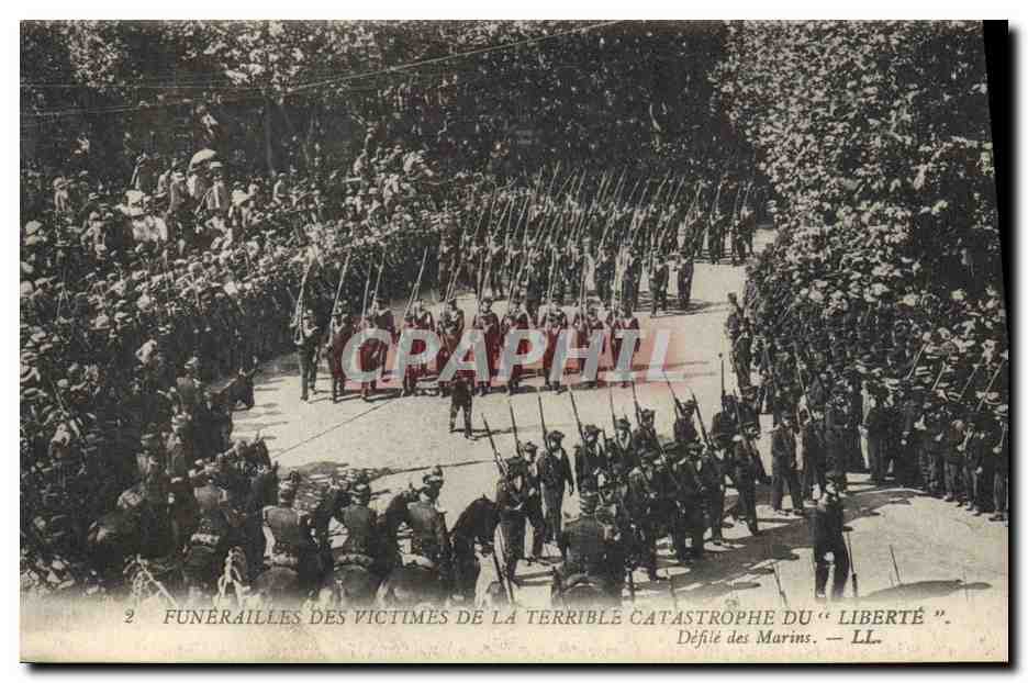 Funérailles des victimes de la terrible catastrophe du "Liberté" — Défilé des Marins — LL.