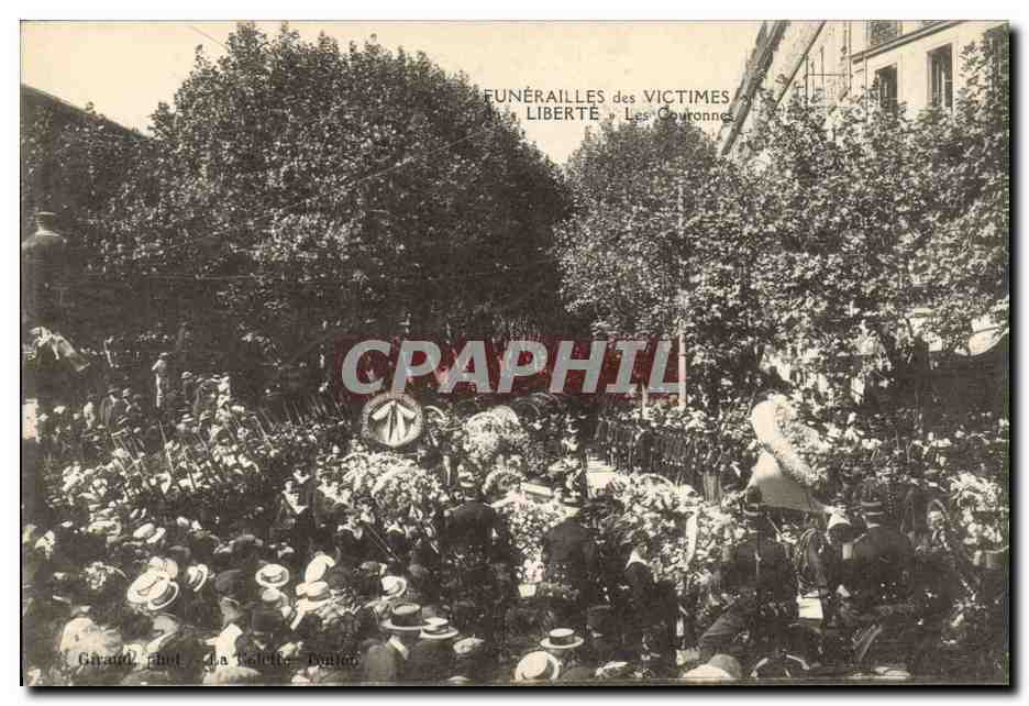 Funérailles des victimes — Liberté, Les Couronnes — Giraud Phot, La Roche, Dunois