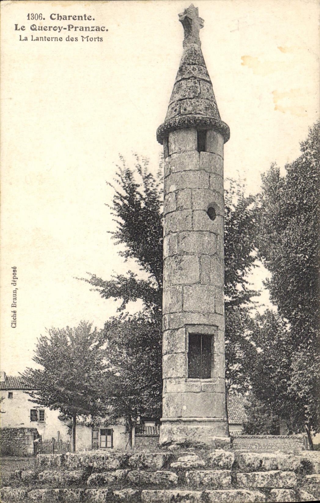 CPA Le Queroy Pranzac La lanterne des morts 