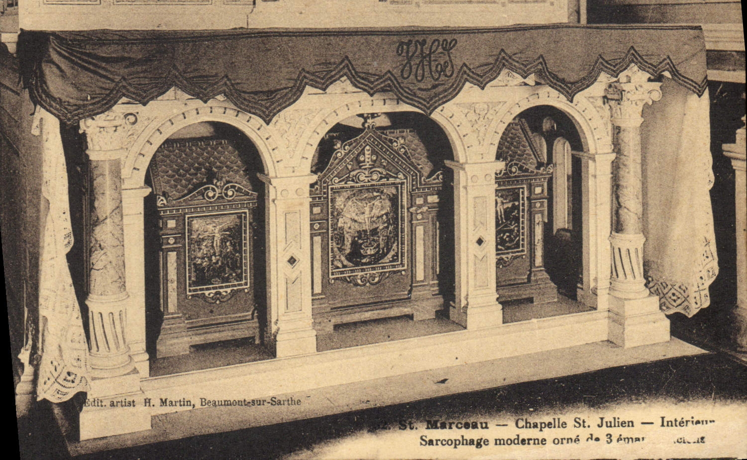 CPA St Marceau Chapelle St Julien Interieur Sarcophage moderne