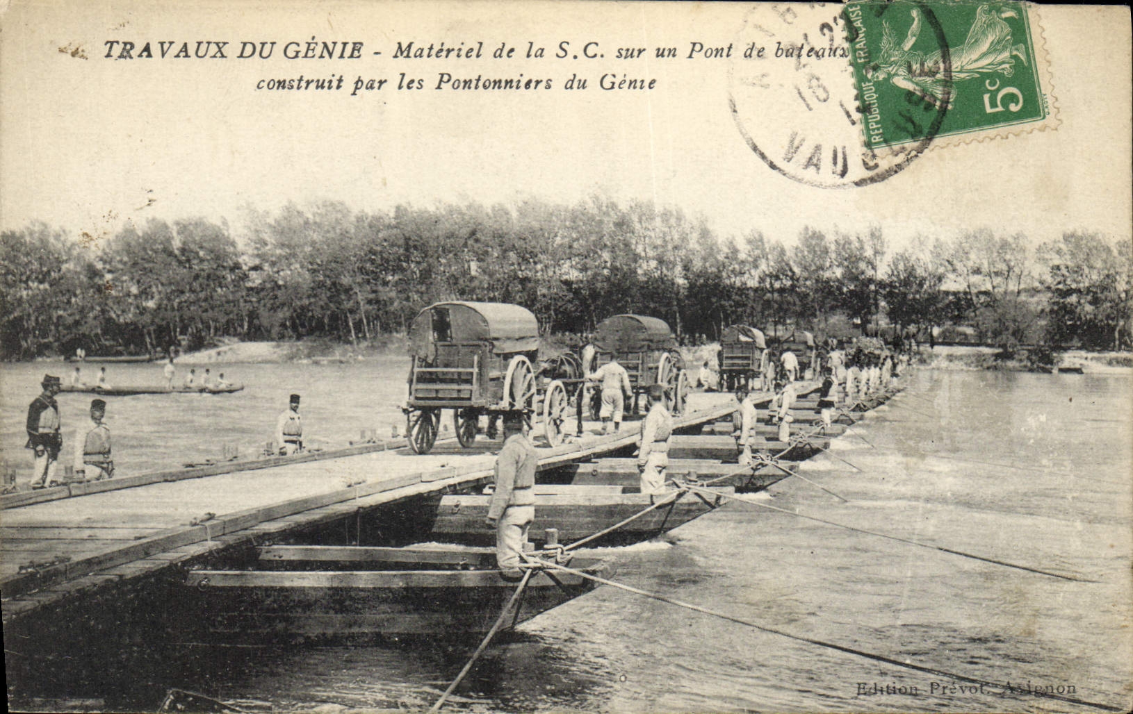 Trabajos de ingeniería — Material de la S.C. en un puente de barcos construido por los pontoneros de ingeniería — Edición Prévol, Aviñón