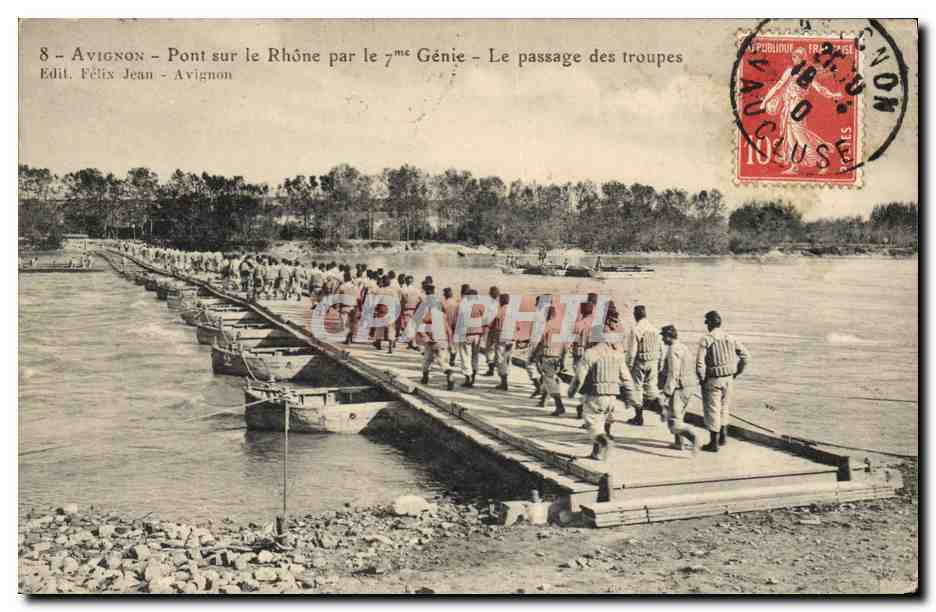 CPA Militaria Avignon Travaux du 7eme Genie Le passage des troupes