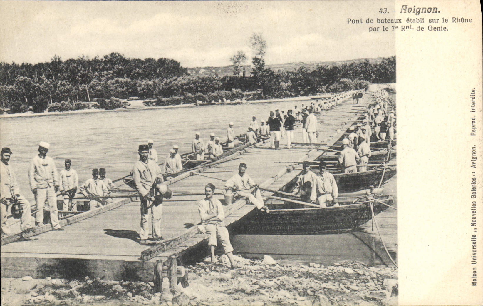 Avignon — Pont de bateaux établi sur le Rhône par le 7e Rnt. de Genie.