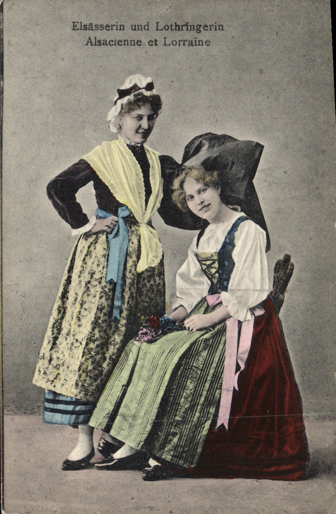 CPA Folklore Alsace Alsacienne et Lorraine