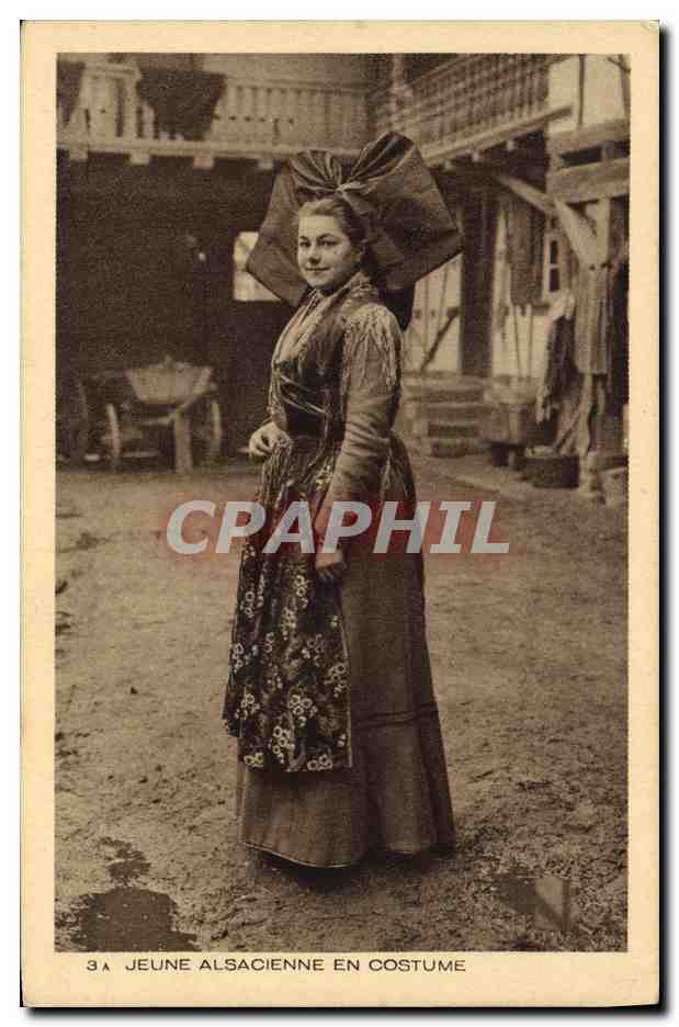CPA Folklore Alsace Jeune Alsacienne en costume