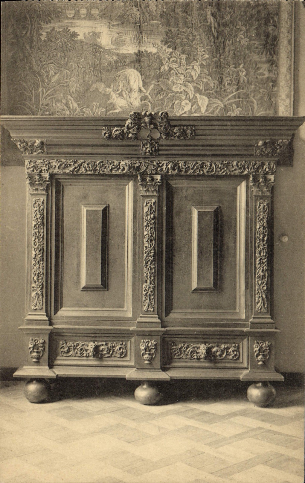 Armoire hollandaise — 2e moitié du XVIIe siècle — Éditeur Thill, Bruxelles