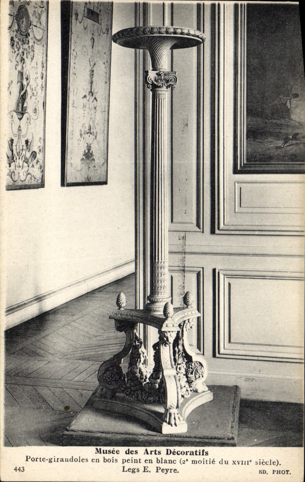 Porte-girandoles en bois peint en blanc (2e moitié du XVIIIe siècle) — Musée des Arts Décoratifs — Legs E. Peyre — n° 443