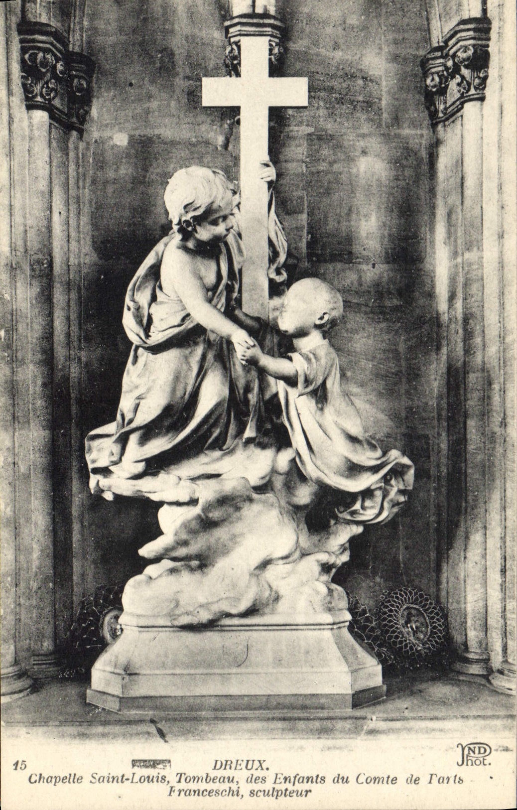 CPA Dreux Chapelle Saint Louis Tombeau des enfants du Comte de Paris 