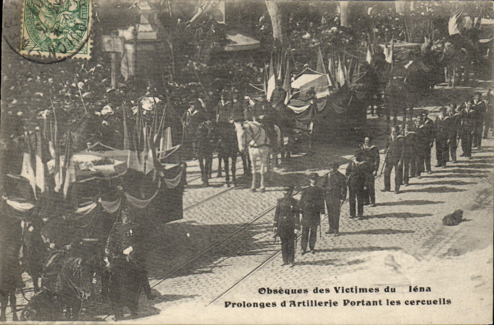 Obsèques des Victimes de l'Éna — Prolonges d'Artillerie Portant les Cercueils — Éditeur non visible
