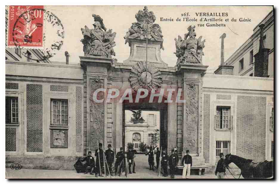 CPA Militaria Versailles Entree de l'Ecole d'artillerie et du Genie Rue Gambetta