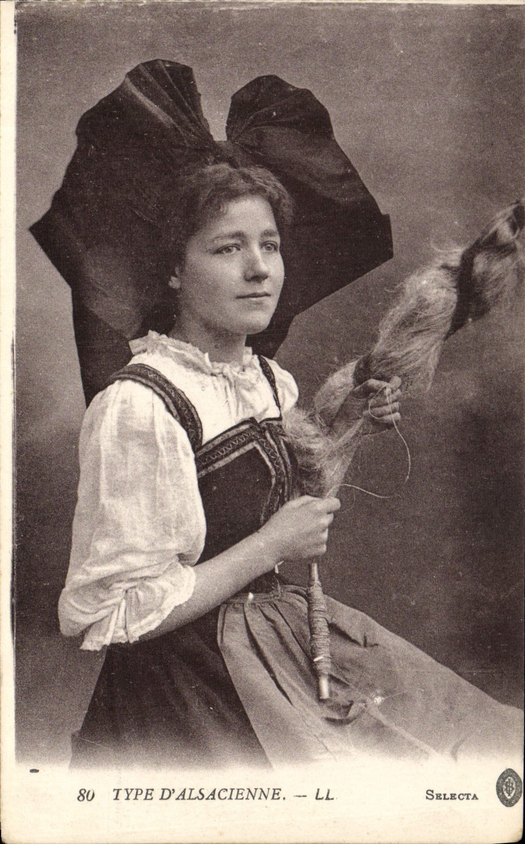 CPA Folklore Alsace Type d'Alsacienne