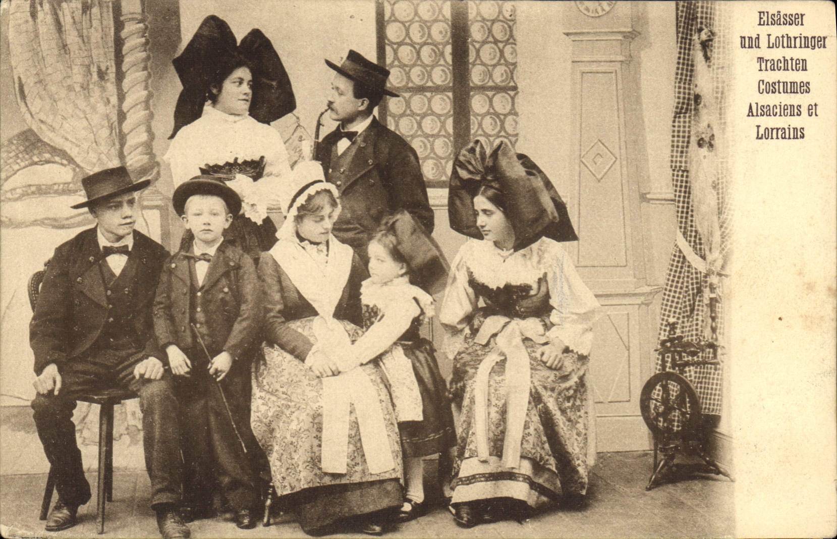 CPA Folklore Alsace Costumes Alsaciens et Lorrains