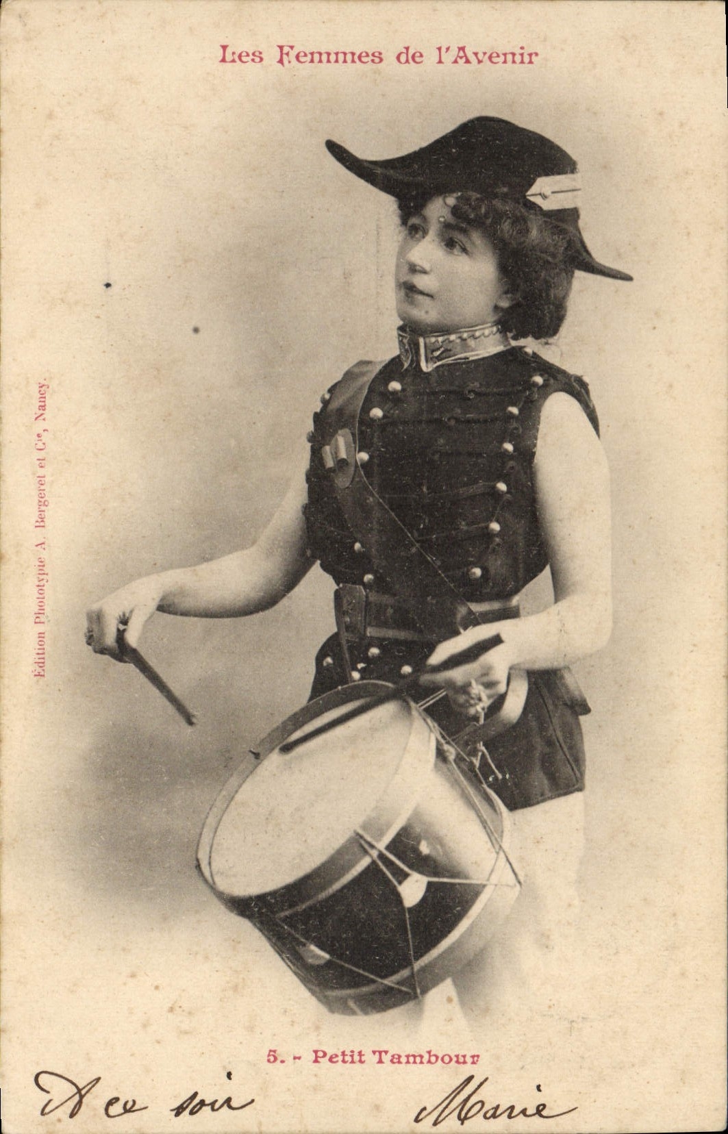 Les Femmes de l'Avenir — Petit Tambour — Édition Phototype A. Bergeret et C°, Nancy