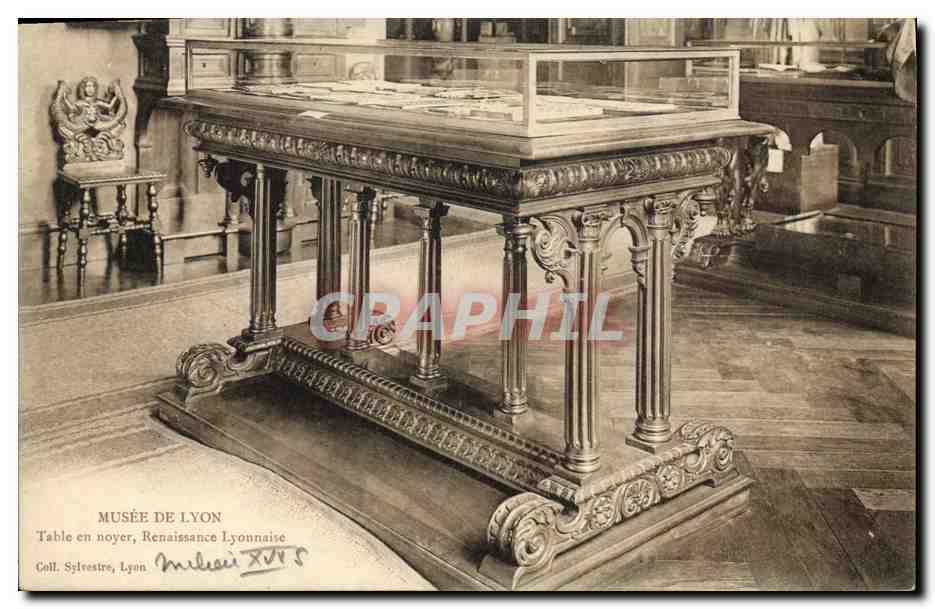 Table en noyer, Renaissance Lyonnaise — Musée de Lyon — Coll. Sylvestre, Lyon