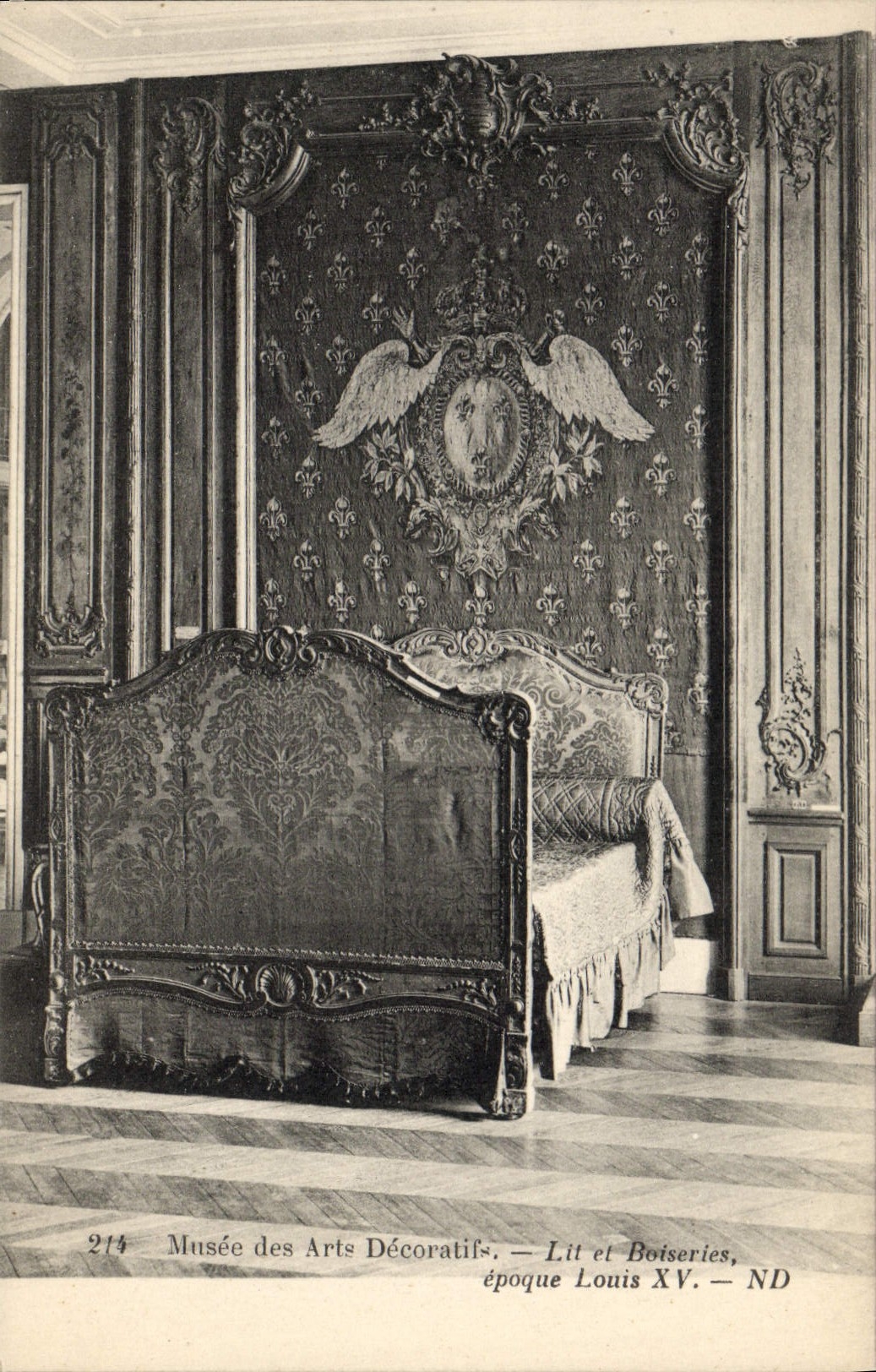 Lit et Boiseries — époque Louis XV — Musée des Arts Décoratifs — n° 214