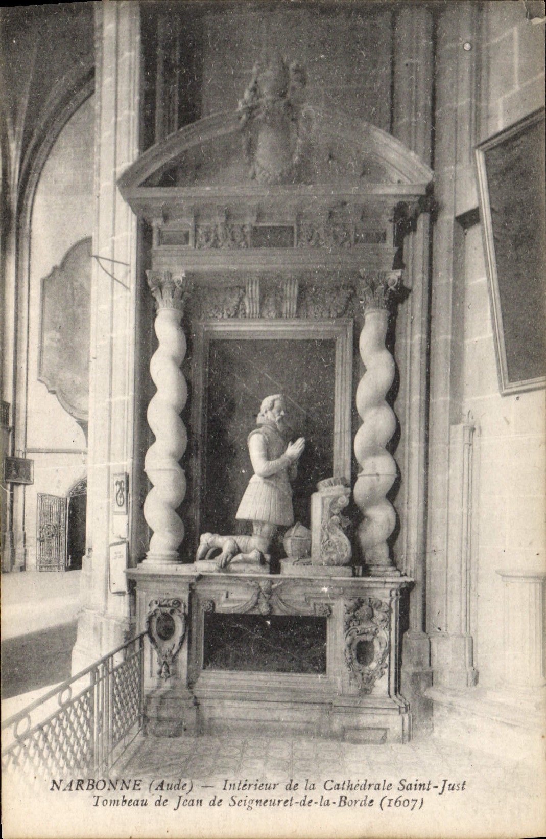 CPA Narbonne Interieur de la cathedrale Saint Just Tombeau de Jean de Seigneuret de la Borde 