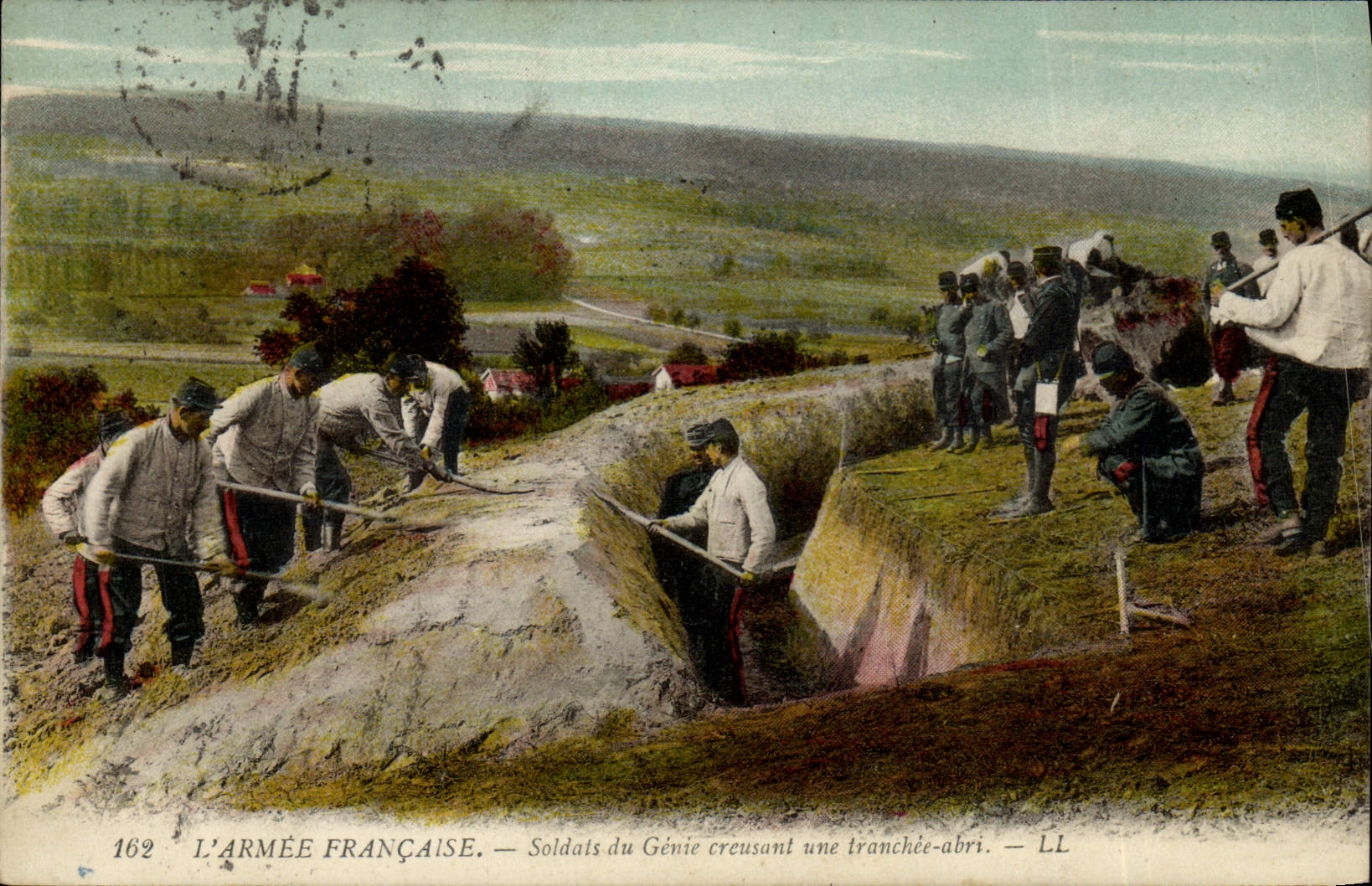 L'ARMÉE FRANÇAISE — Soldats du Génie creusant une tranchée-abri — LL