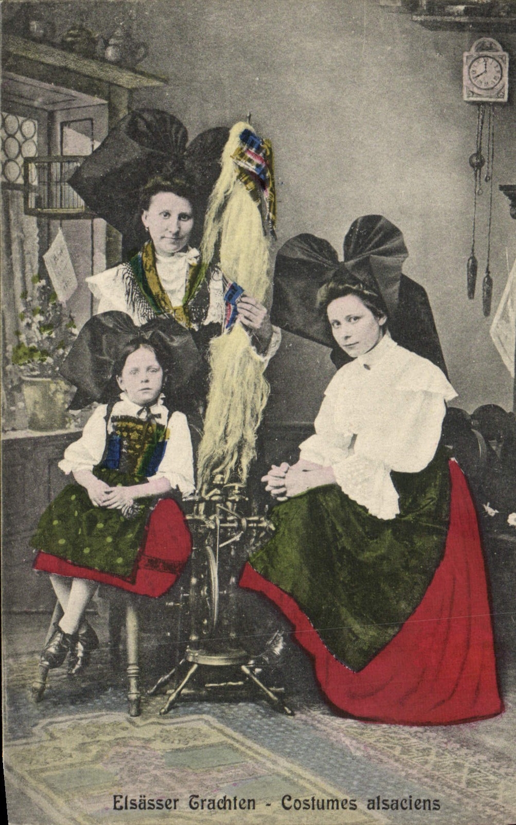 CPA Folklore Alsace Costumes alsaciens