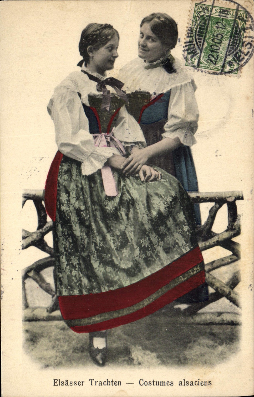 CPA Folklore Alsace Costumes alsaciens