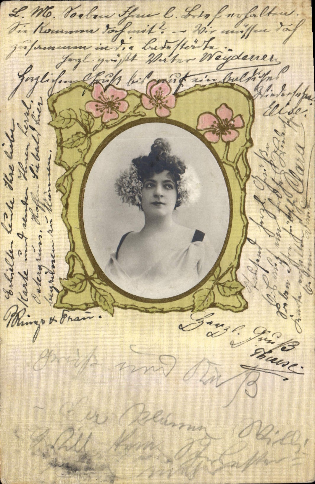 Portrait d'une femme — cadre floral — éditeur S. 371