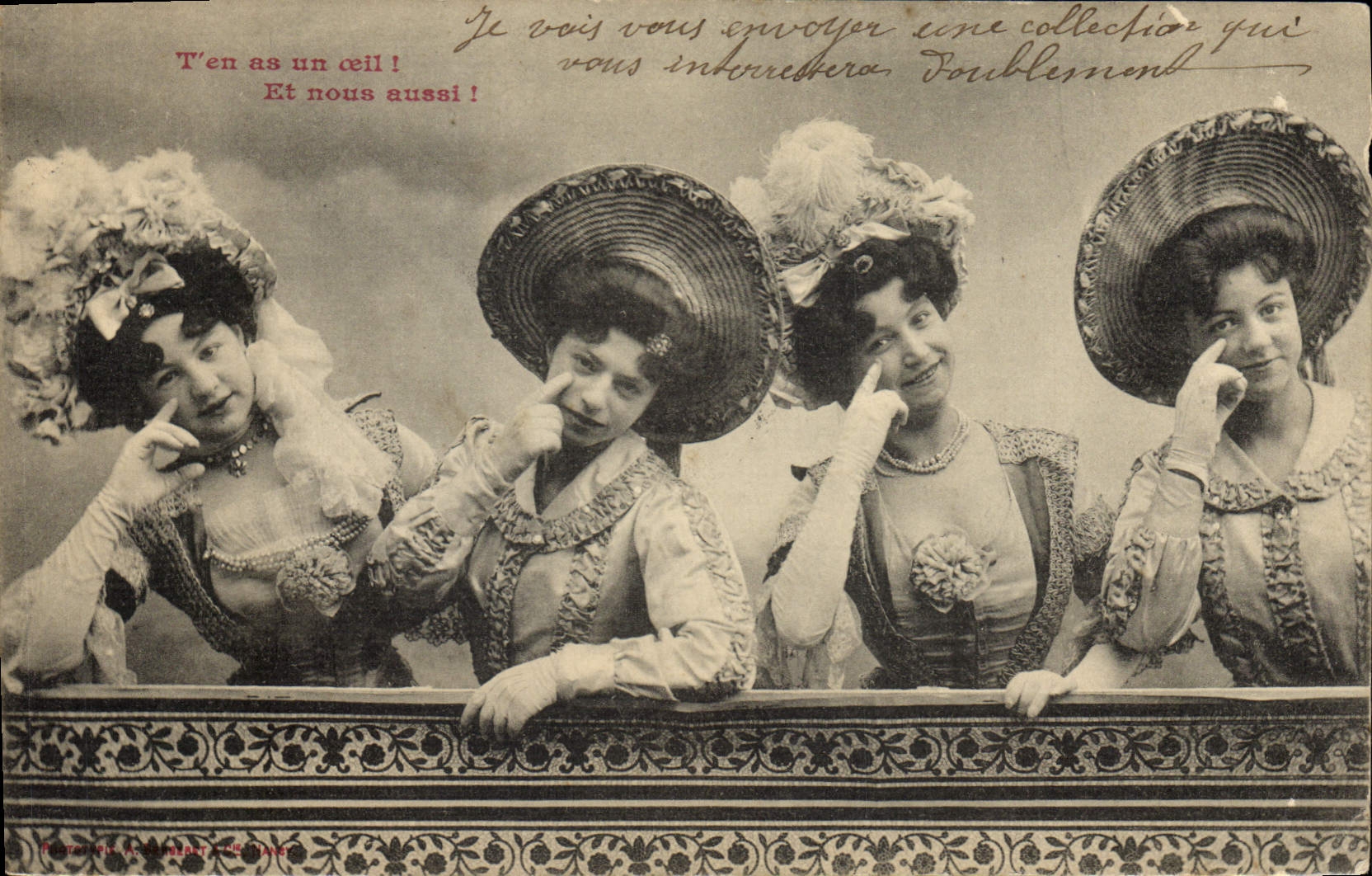 Quatre jeunes femmes en chapeaux — éditeur : A. Lévy & Cie, n° 1034